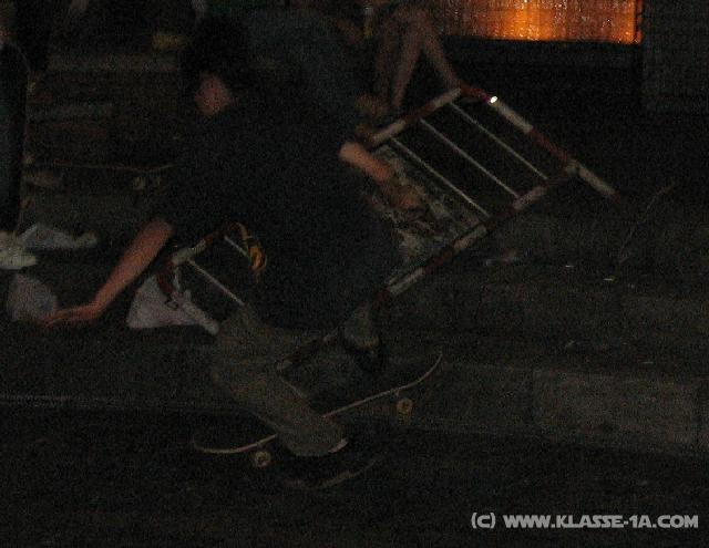6041_Skateboarding