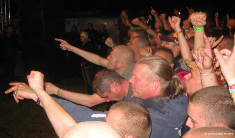 5676_Fans