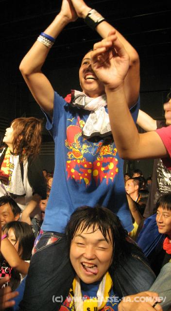 1061_Gollbetty-Fans