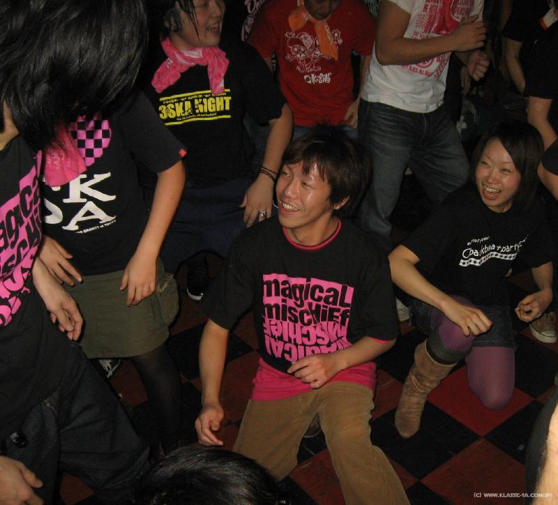 5836_Fans